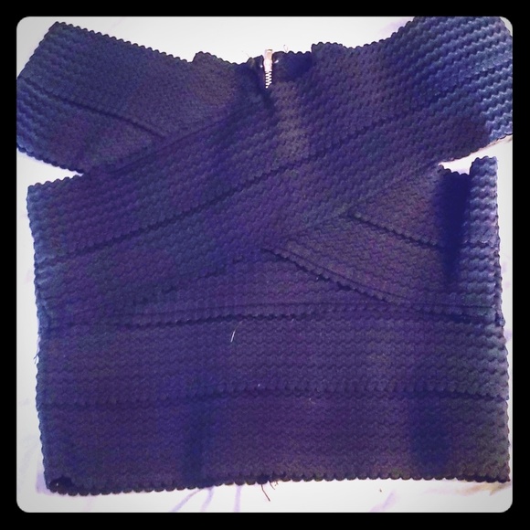 A crop top - Picture 1 of 2